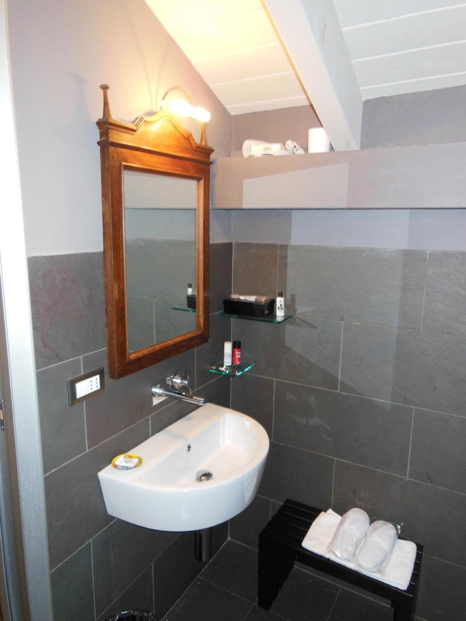 Relais Borgo Del Gallo Акуи Терме Стая снимка